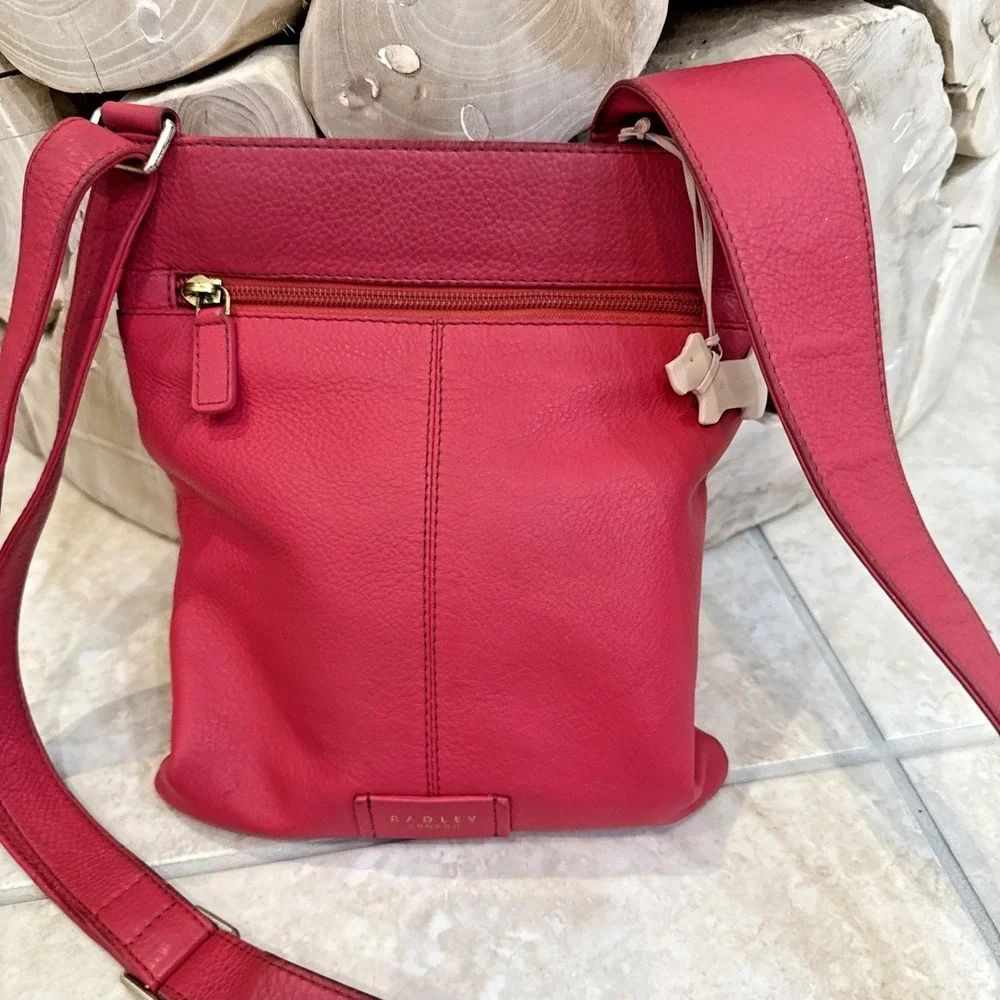 Radley Red Leather shoulder bag crossbody 9x10 outside inside pockets hangtag *